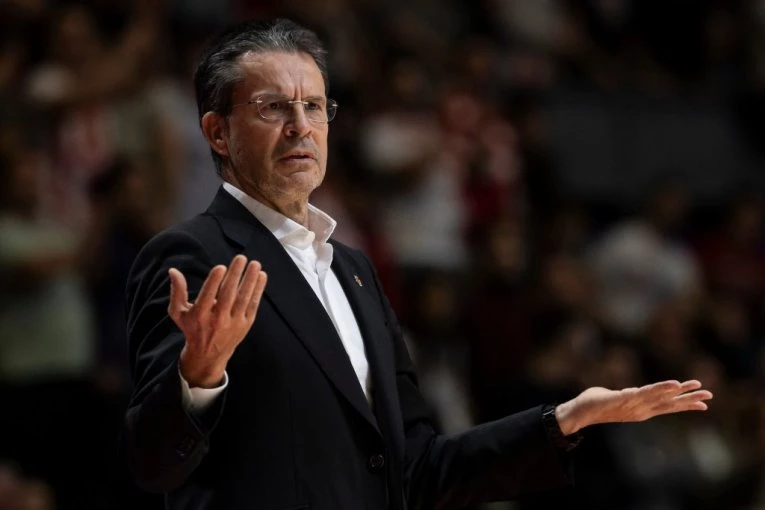 RAZBIO ZVEZDU, PA SE POSVAĐAO: Trener Valensije u centru skandala, umešan i šef Vase Micića!