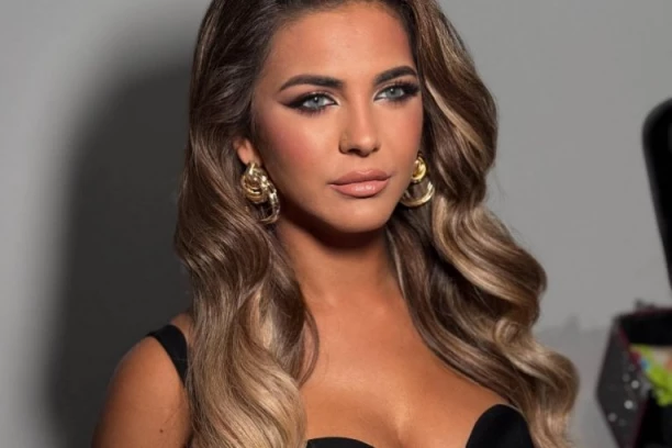 ONA PRAVI HAOS NA ROMSKIM VESELJIMA! Naša pevačica na Božić otkrila šta se dešava u njenom životu!