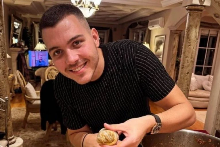 NEMA SAMO OD PREPELICE MLEKO! Viktor Živojinović nadmašio samog sebe - VODA SAMA KREĆE NA USTA! (GALERIJA)