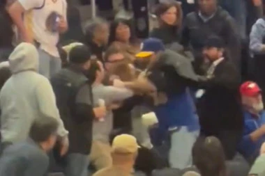 SKANDAL U NBA: Brutalna tuča na tribinama - šta li će na ovo reći Jokićev brat?! (VIDEO)