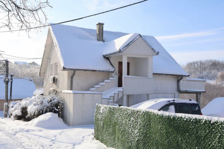 Kuća u kojoj je unuk ubio babu i dedu