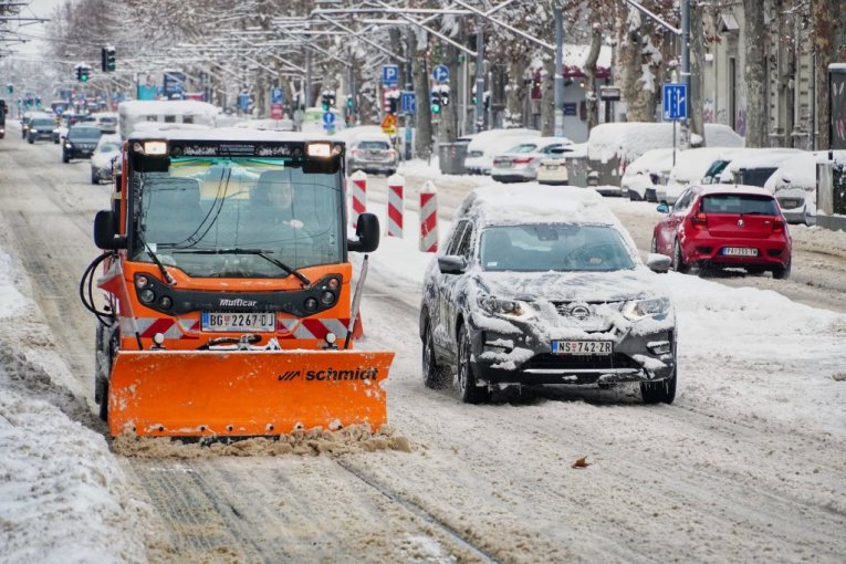 Zima ne namerava da ode