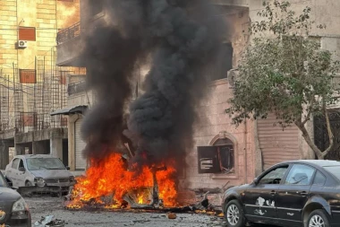 KRVAVA DRAMA U ALEPU: Devet mrtvih, desetine ranjenih u brutalnom granatiranju! Civili zarobljeni u paklu vatre, gradom odjekuju krici! (VIDEO)