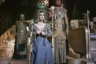 Sreća im najzad kuca na vrata: Ova 4 horoskopska znaka ŽIVEĆE KAO KRALJEVI ne samo tokom 2026, već i u narednih 5 godina