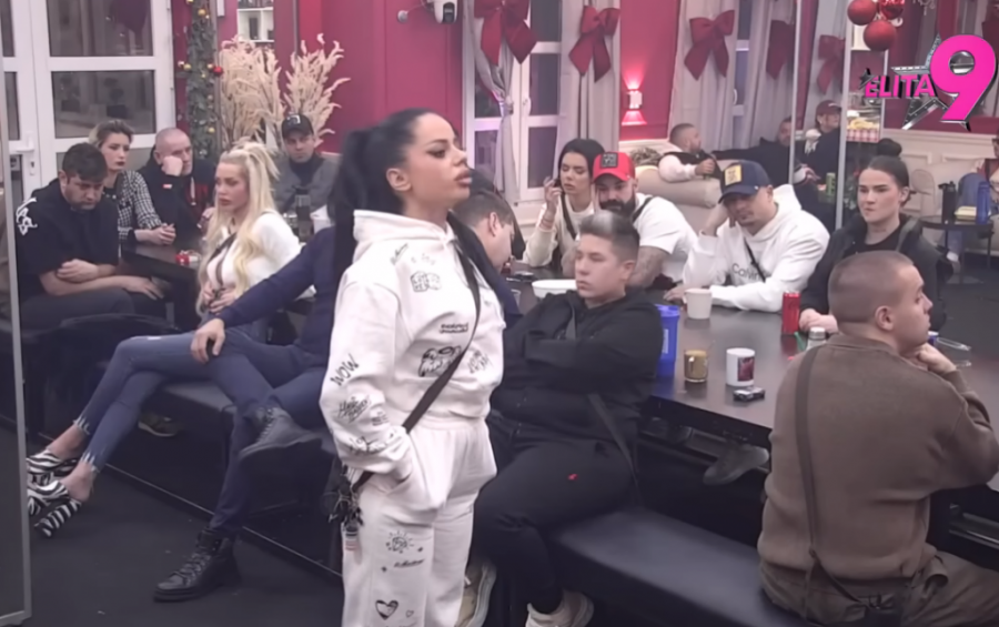 PORODICA DRAGANE STOJANČEVIĆ OPET NAPRAVILA RUSVAJ: Matorina veza na klimavim nogama, ne može više da ćuti!