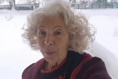 POSLEDNJE VESTI O ZAVEJANOJ MAJI VOLK KIDAJU DUŠU, SNEG JE PARALISAO! "Deci sam rekla: Vidimo se kad me OTKOPAJU" - ovo su NAJNOVIJE informacije! (FOTO)