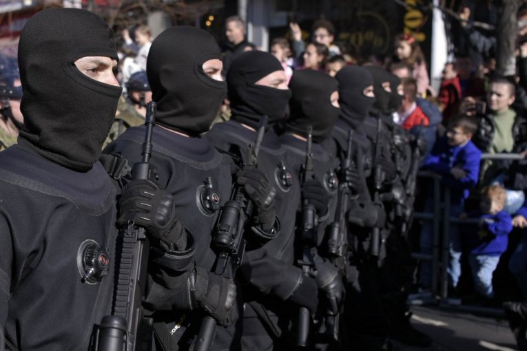 Lažna država ozbiljno priprema i naoružava svoju paravojnu formaciju