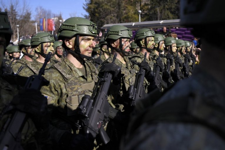 Lažna država ozbiljno priprema i naoružava svoju paravojnu formaciju