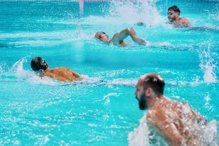 SPORTISSIMO SAZNAJE! STRANI SPECIJALCI ČUVAJU VATERPOLISTE: Naoružani do zuba i na meču "delfina"