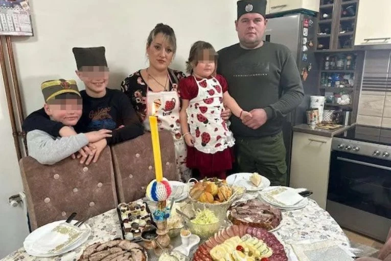 OVAKO SE SLAVI KRSNA SLAVA NA SRPSKOM SELU: Evo kako porodica Klisarić čuva tradiciju i prenosi ljubav kroz generacije