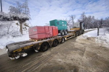 SNEG DO 5 CM NA OVIM PRAVCIMA: Putevi Srbije apeluju na oprez!