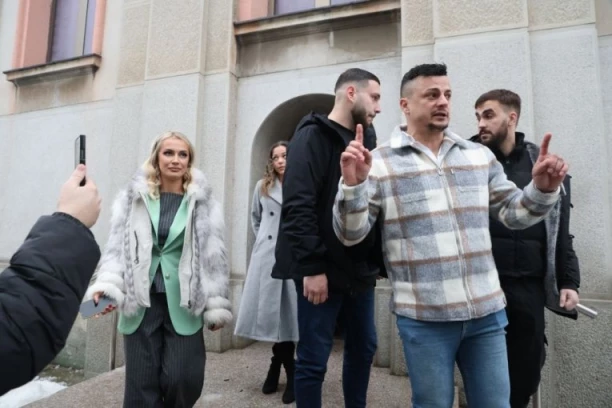 ŠTA SE DESILO S MALOM BARBAROM U CRKVI?! Javnost bruji o SKANDALU Milice i Terze, a ovaj detalj je svima promakao! (VIDEO)