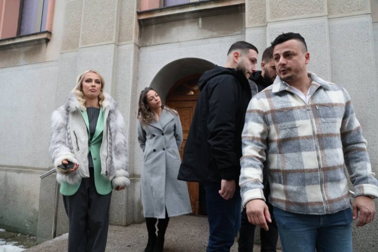 Haos Milice i Terze posle krštenja