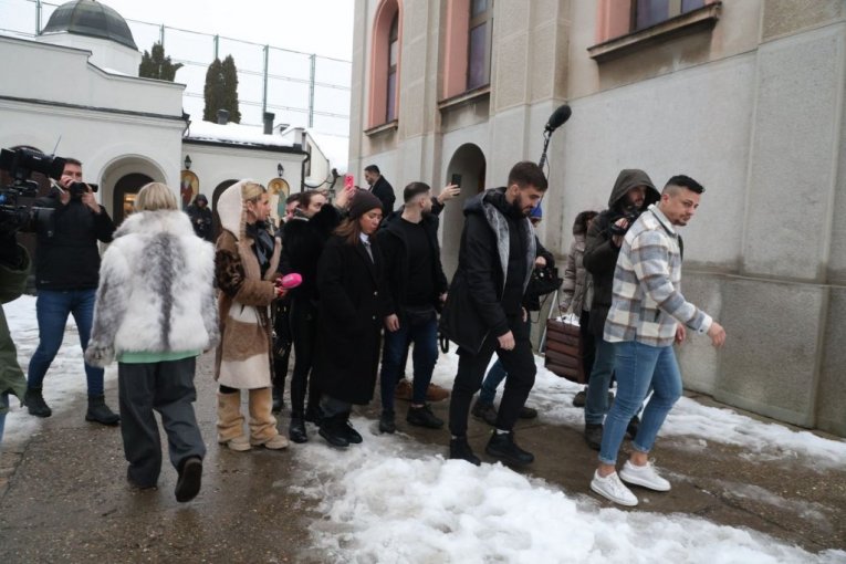 Haos Milice i Terze posle krštenja