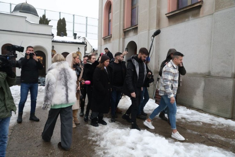 Haos Milice i Terze posle krštenja