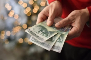 STIŽU NOVI VAUČERI OD 10.000 DINARA: Evo za šta građani Srbije mogu da ih iskoriste!