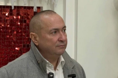 SLAĐA IŠAMARALA ĐANIJA! Uhvatila ga na GOMILI, pa ga DOHVATILA i prevaspitala!