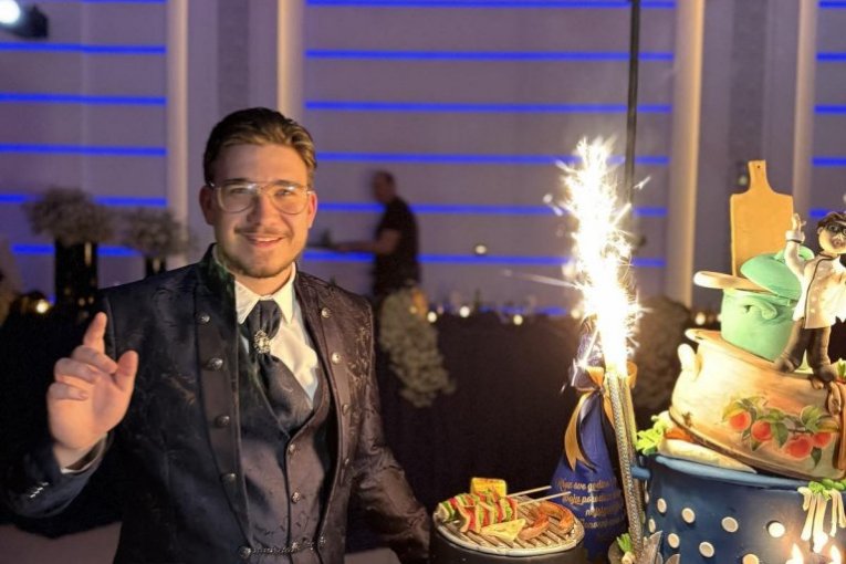 Luka Radivojević gala žurka 