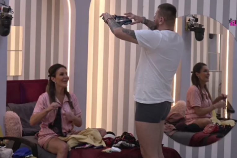 Janjuš drži Kačavendine gaće