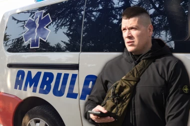 Povređen Sloba Radanović! Pojavila se zabrinjavajuća fotka iz automobila! (FOTO)