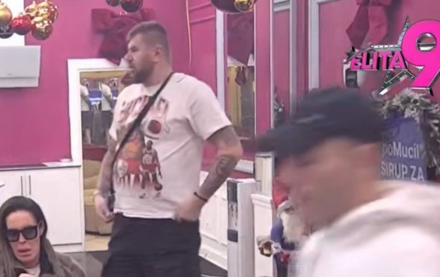 PUKLA TIKVA U PROGRAMU UŽIVO, TERZA ŠUTNUO SOFIJU! Tetovka mu OVO RADILA IZA LEĐA - ZAR SA CIMEROM?!