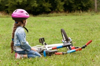 "MAMA, VRATIĆU SE BRZO": Devetogodišnjakinja se igrala ispred kuće, a onda je počela njena AGONIJA! Danas njeno ime zna ceo svet, a priča kida dušu! (VIDEO)