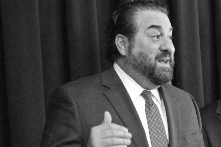 ODLAZAK NAJMOĆNIJEG SRBINA U AMERIČKOM PRAVOSUĐU: Bio je strah i trepet u Arizoni, a evo ko je ZAISTA bio Mark Brnović!