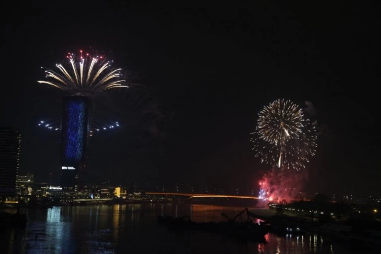 SPEKTAKL NA NEBU IZNAD BEOGRADA! Evo kako je dočekana srpska Nova godina u prestonici! (FOTO, VIDEO)