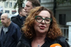 LEDENICAMA NA ANU BEKUTU! Krivične prijave protiv više osoba zbog haosa na trgu u Čačku!