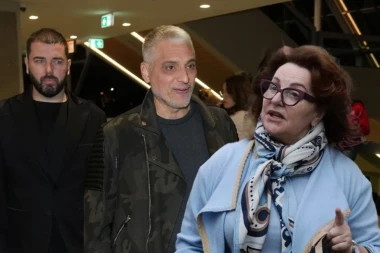 CIMER ČEDE JOVANOVIĆA BESAN KAO RIS ZBOG BLOKADERSKOG NASILJA NAD ANOM BEKUTOM: Aca Kos obelodanio fotografiju pevačice, pa zakucao izlaganjem!