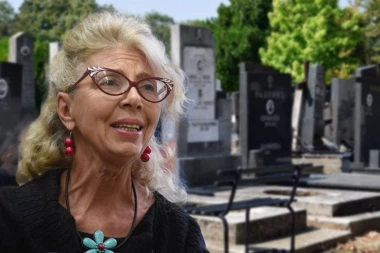 Ovde će biti sahranjena Maja Volk! Na grobu uklesane upozoravajuće reči!