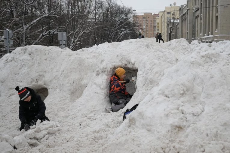 ZIMSKA OLUJA OKOVAĆE AMERIKU! Izdata upozorenja na OBILNE snežne padavine i EKSTREMNO nisku temperaturu!