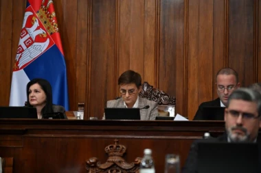 KLJUČNE TEME NA DNEVNOM REDU: Dan za glasanje u Narodnoj skupštini danas od 10 časova!