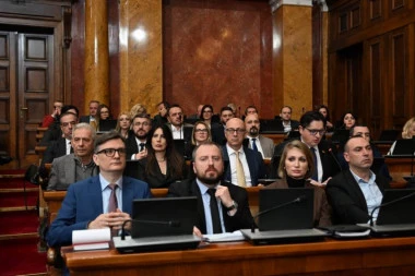 Sednica Skupštine Srbije odložena za sutra u 10 časova jer nije bilo KVORUMA!