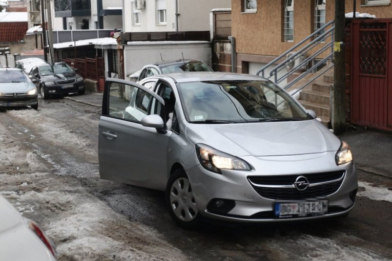 Kasper došao po Minu i njenu ćerku