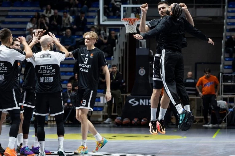 OVOME SE NIKO NIJE NADAO: Nezabeležene scene u Pioniru pred meč Partizana i Olimpijakosa! (FOTO)