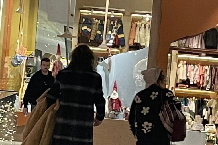 NAŠOJ PEVAČICI POTREBNA POMOĆ, ZLOUPOTREBLJENA JE: Otkrivena velika TUGA na estradi, šta se ovo dešava? (VIDEO)