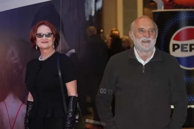 DANICA I LAZAR RISTOVSKI PRVI PUT UHVAĆENI ZAJEDNO U JAVNOSTI! Glumica PREKINULA INTERVJU na pitanje o RAZVODU!