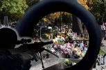 SNAJPERISTI VREBAJU ŽRTVE NA GROBLJIMA! Kekin kum ubijen na sahrani, "vračarci" planirali da ubiju Čađinog sina na isti način! KLANOVI VIŠE NE PREZAJU NI OD ČEGA!