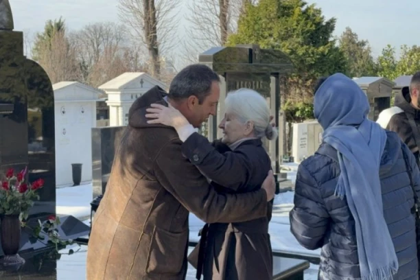 ARKANOVA SESTRA UTUČENA NAPUSTILA GROBLJE: Prva stigla na pomen, pa otišla pre dolaska Cece! (VIDEO)