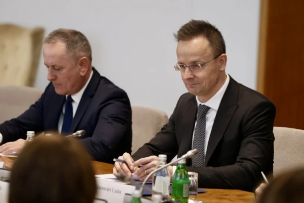 PRIČE DA MOL ŽELI DA UGASI RAFINERIJU SU LAŽ! Sijarto: Prvi značajan korak u pregovorima MOL oko NIS