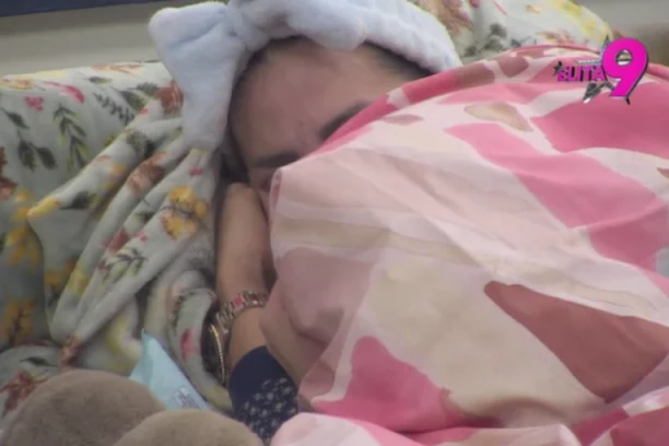 ANELI AHMIĆ U LOŠEM STANJU: Posle OVOG snimka javnost ZGROŽENA, svi su u ŠOKU šta sebi dopušta pred milionima!