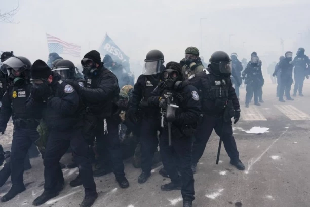 POČINJE RAT U MINEAPOLISU? Čak 1.500 vojnika spremno da "brani grad", narod u šoku! TRAMP JOŠ ĆUTI