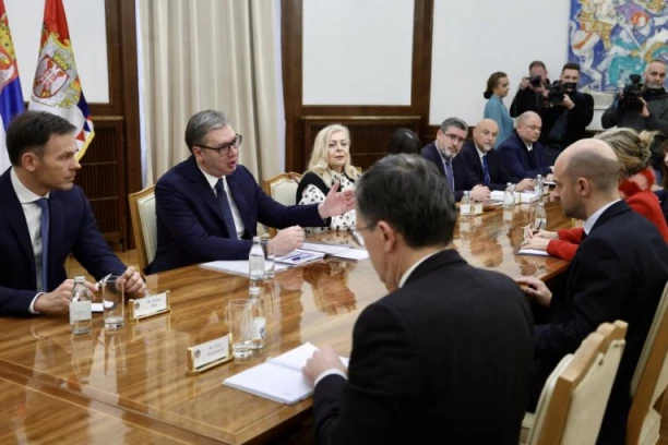 OBRAĆA SE PREDSEDNIK VUČIĆ: Potpisan memorandum nakon sastanka Vučića i Baroa