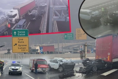 STRAVIČAN SNIMAK IZ DRONA NAKON NESREĆE KOD MUNJINOG BRDA! Vozila havarisana, Hitna pomoć na licu mesta, šleper poprečen u dve trake! (VIDEO)