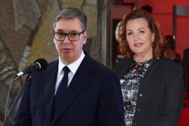 LAGALI SU ZA NOVAC KOJI JE DAT! Vučić ne krije ljutnju zbog napada na Anu Bekutu, pa pomenuo nastup druge pevačice