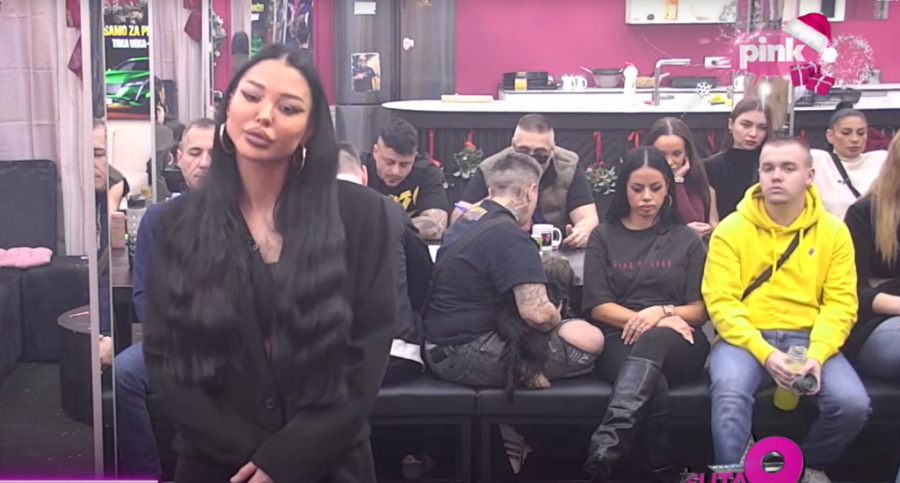 MAJA MARINKOVIĆ PREGAZILA FILIPA ĐUKIĆA! Aneli zabila nož u leđa starleti!