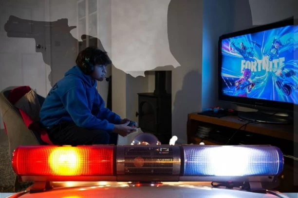 DEČAK UBIO OCA ZBOG IGRICE! Horor u porodičnom domu, policija zatekla SABLASNI PRIZOR - čovek nađen mrtav u krevetu (VIDEO)