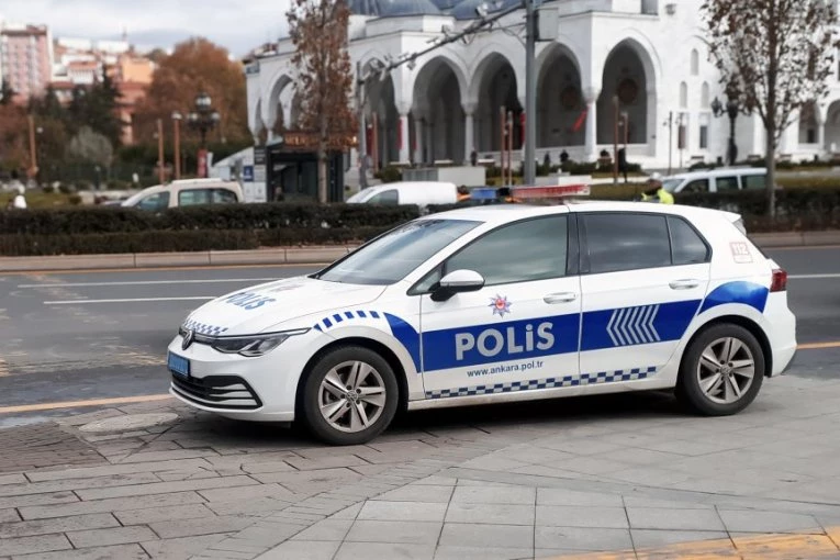 "PITAO ME JE ŠTA ME GLEDAŠ, PA SAM MU ZARIO NOŽ U STOMAK!" Tinejdžer zverski ubio vršnjaka, na društvenim mrežama se pojavio snimak! (UZNEMIRUJUĆ VIDEO)