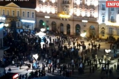 PROPAO PROTEST U NOVOM SADU! Blokaderi najavljivali "masovan" skup, a evo koliko njih se okupilo (VIDEO)